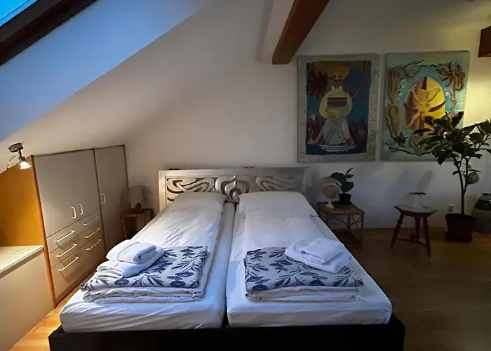 Sonnenloft - Zentrales, Helles Boho-apartement Im Herzen Von דירה